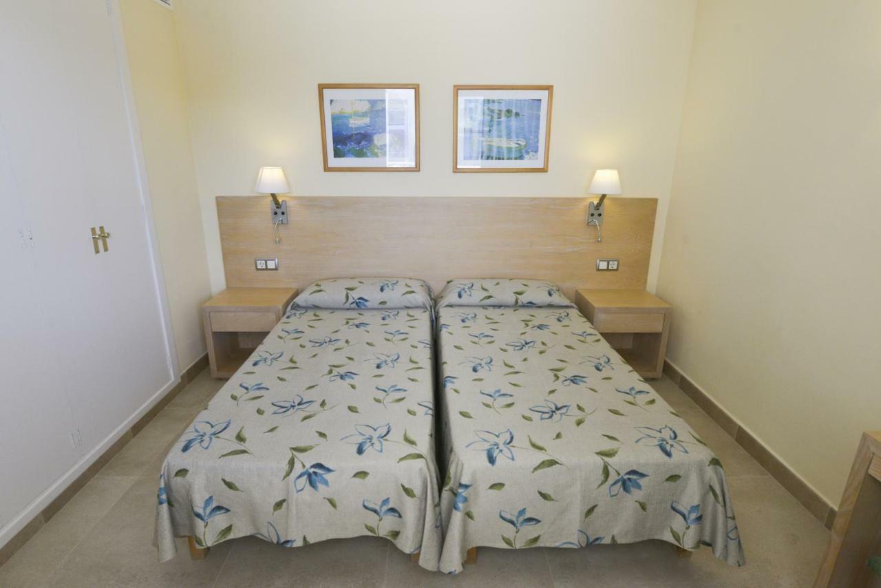 Apartamentos Ferrera Pins カラ・フェレーラ エクステリア 写真
