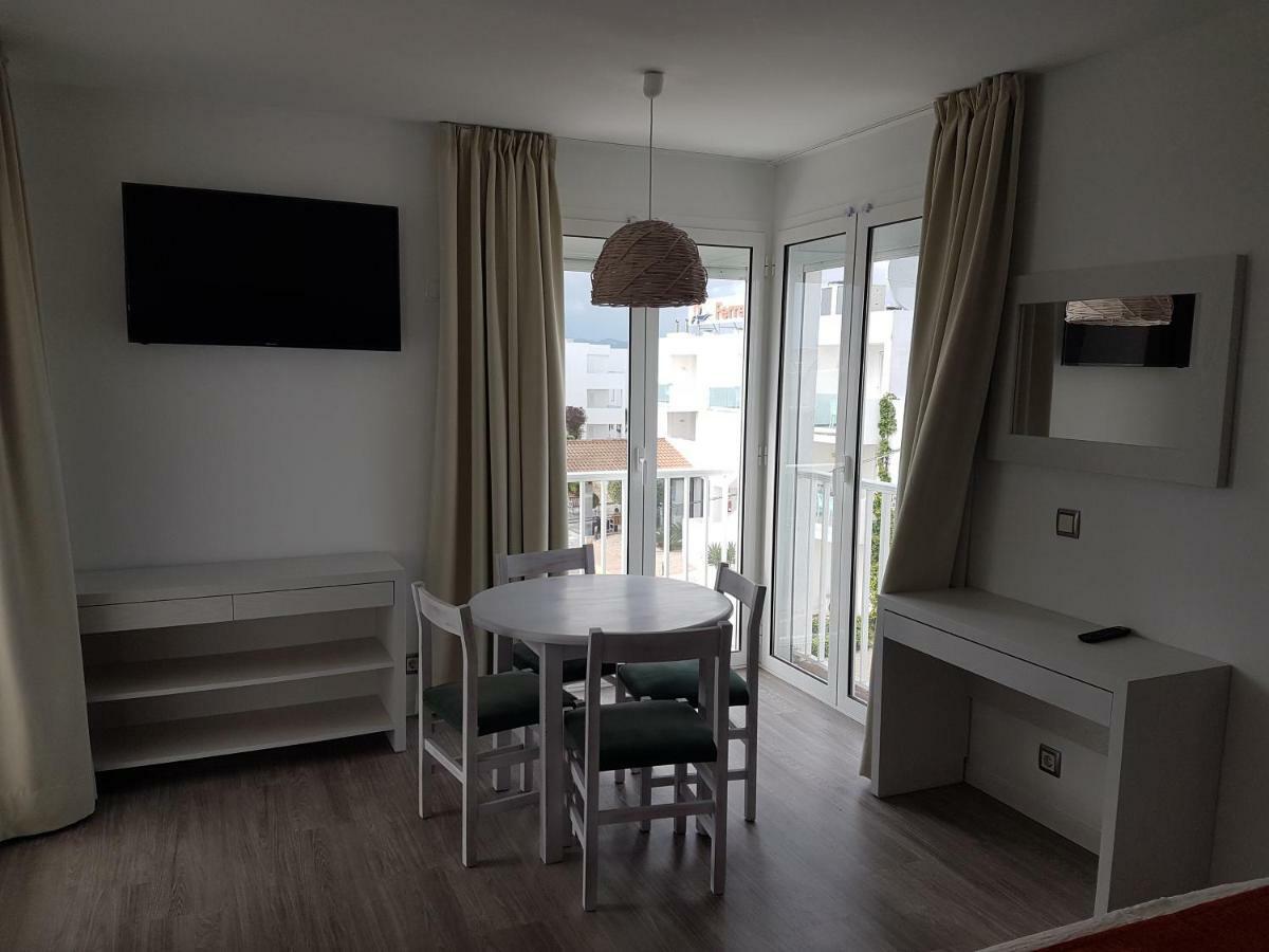 Apartamentos Ferrera Pins カラ・フェレーラ エクステリア 写真